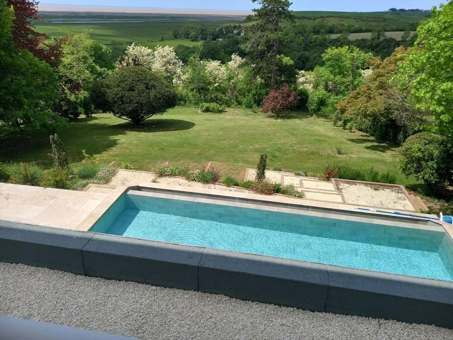 Les Palissieres - Chambres D'Hotes Mortagne-sur-Gironde ภายนอก รูปภาพ
